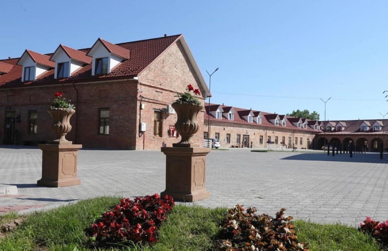 Готель Бережани Exterior foto
